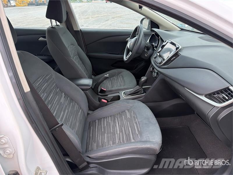 Chevrolet Cavalier Automovil / Automobile Automobili