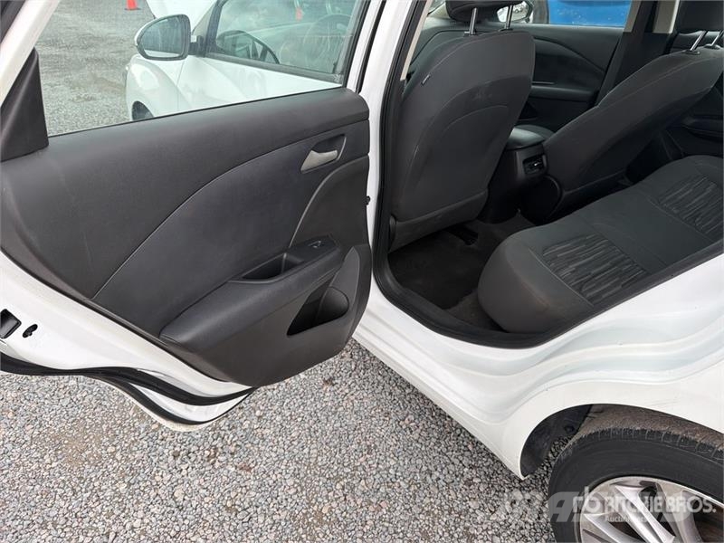 Chevrolet Cavalier Automovil / Automobile Automobili