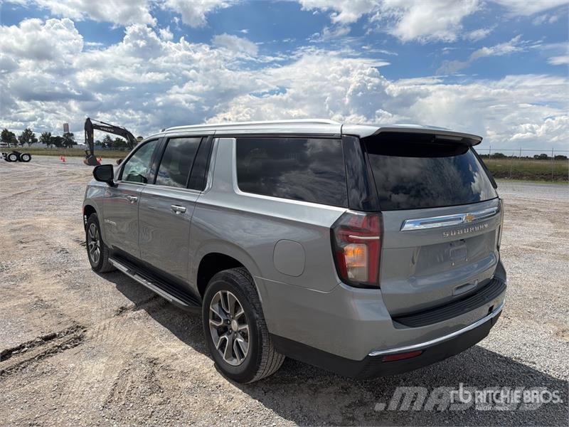 Chevrolet Suburban Lengvieji automobiliai