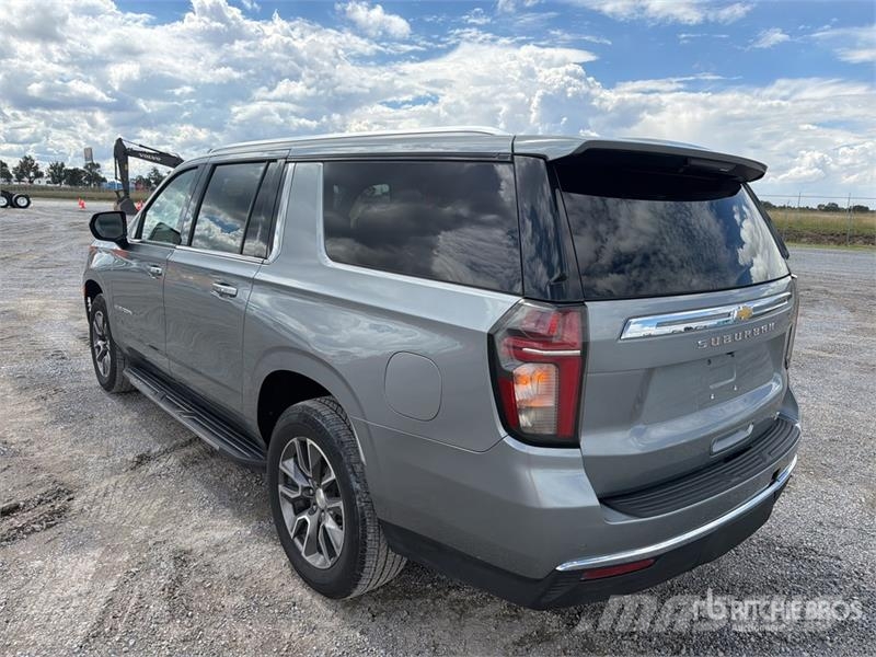Chevrolet Suburban Lengvieji automobiliai