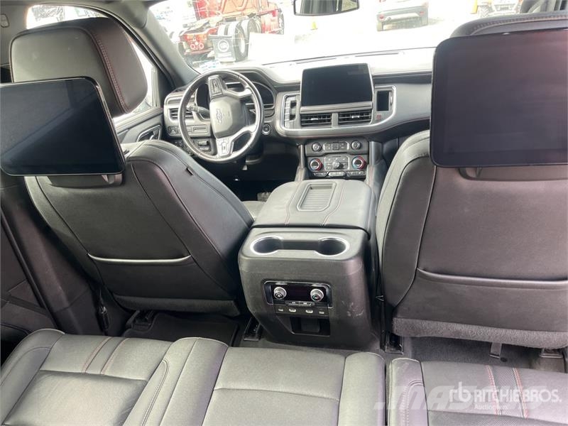 Chevrolet Suburban Avtomobili