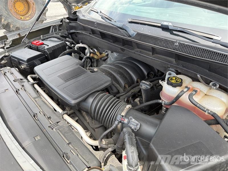 Chevrolet Suburban Легковые автомобили