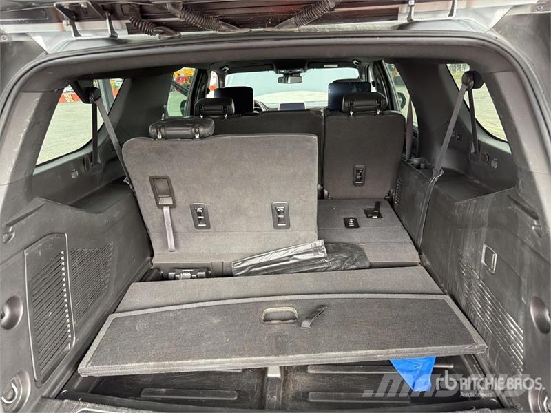 Chevrolet Suburban Otomobiller