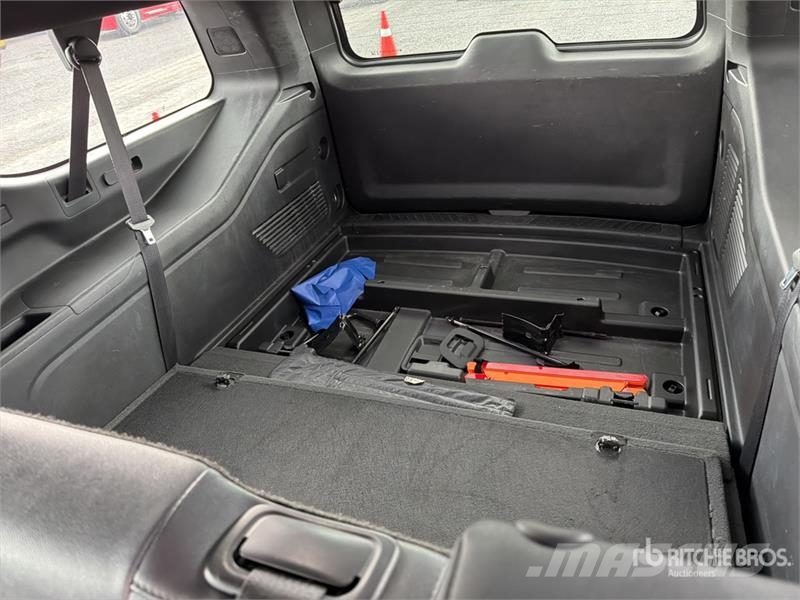 Chevrolet Suburban Otomobiller