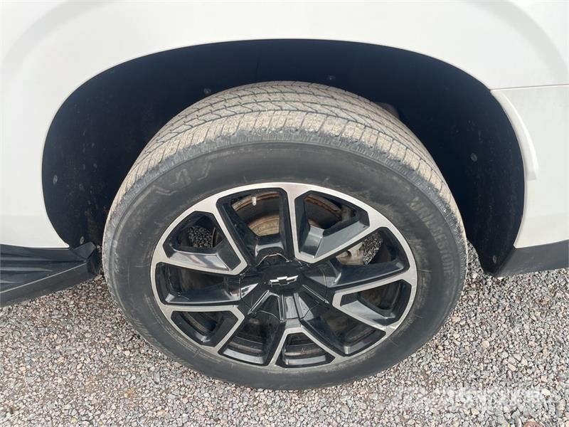 Chevrolet Suburban Avtomobili