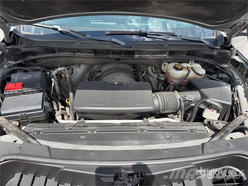 Chevrolet Suburban Lengvieji automobiliai