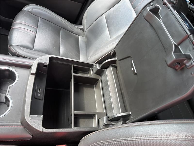 Chevrolet Suburban Automobili