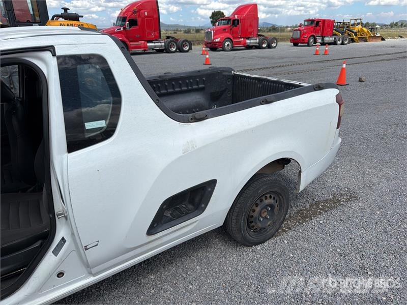 Chevrolet Tornado Camioneta (INOPERABLE) / Pickup (Inoperabl Andre