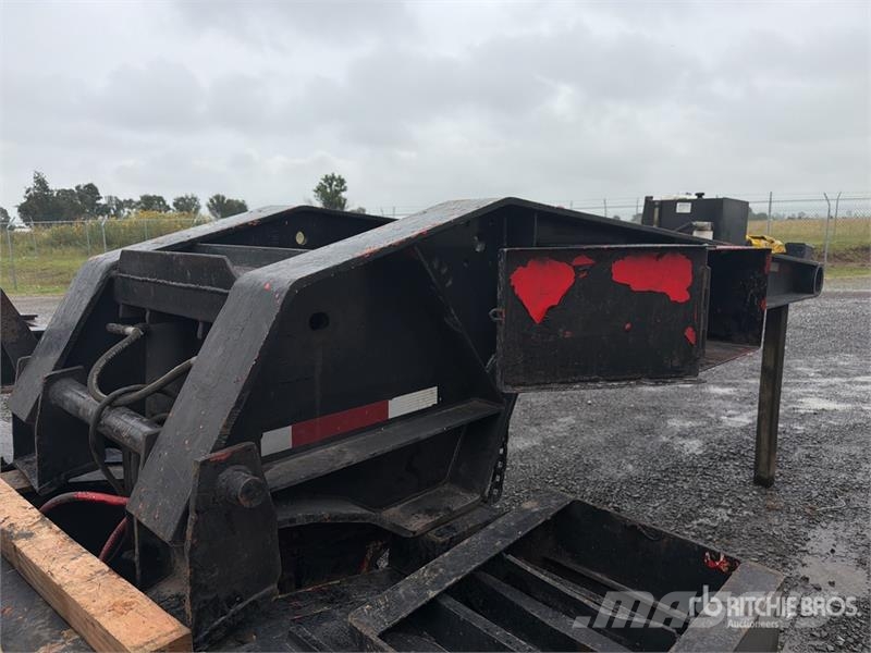 Dakota Manufacturing Trailer 5 axle Removable Gooseneck C Dieplader