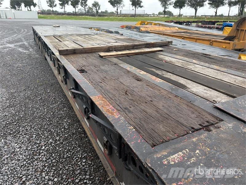 Dakota Manufacturing Trailer 5 axle Removable Gooseneck C Dieplader