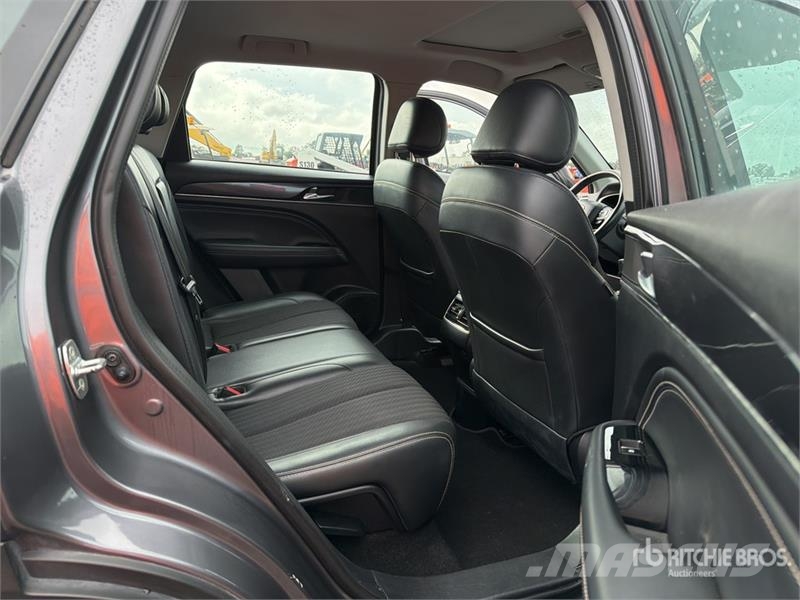 Dodge Journey 2WD Camioneta / SUV Automobili