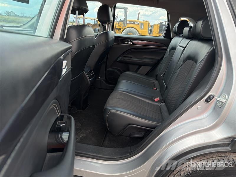 Dodge Journey 2WD Camioneta / SUV Voiture