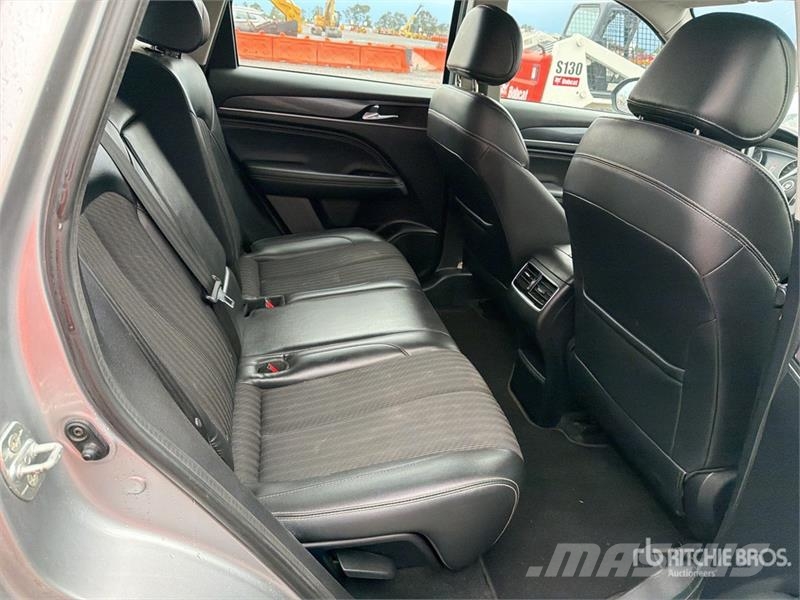 Dodge Journey 2WD Camioneta / SUV Cars