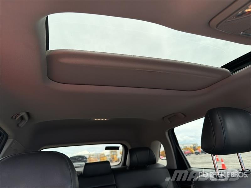 Dodge Journey 2WD Camioneta / SUV Коли