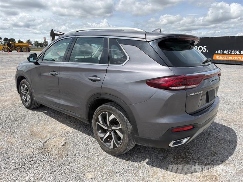 Dodge Journey 2WD Camioneta / SUV Biler