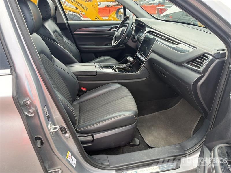 Dodge Journey 2WD Camioneta / SUV Automobili