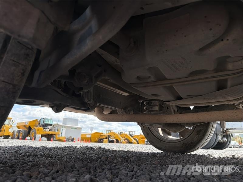 Dodge Journey 2WD Camioneta / SUV Biler