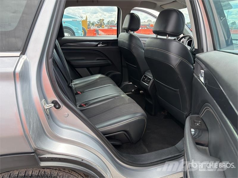 Dodge Journey 2WD Camioneta / SUV Коли