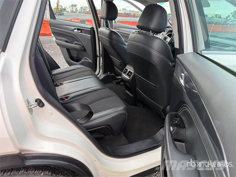 Dodge Journey 2WD Camioneta / SUV Automobili