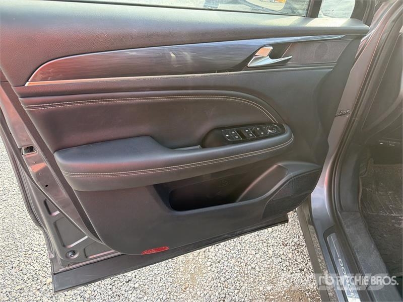 Dodge Journey Camioneta / SUV Automašīnas