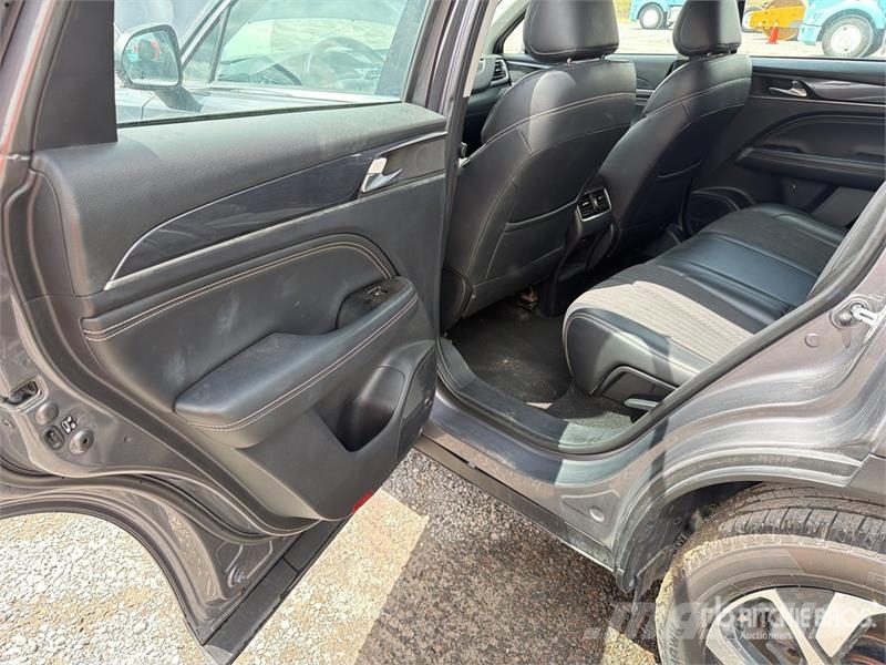 Dodge Journey Camioneta / SUV Kistehergépjárművek