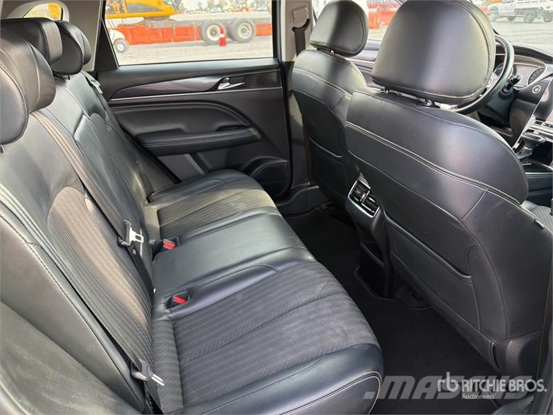 Dodge Journey Camioneta / SUV Automašīnas