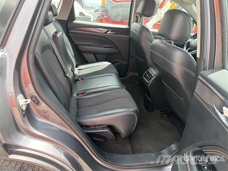 Dodge Journey Camioneta / SUV Kistehergépjárművek
