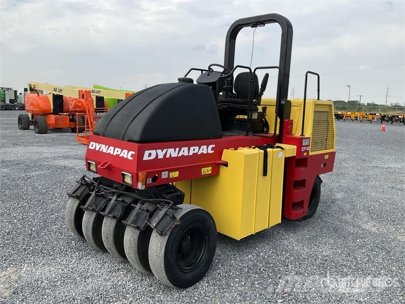 Dynapac CP142 9 Wheel Rodillo Neumatico / Pneumatic Roller مداحل ذات إطارات هوائية