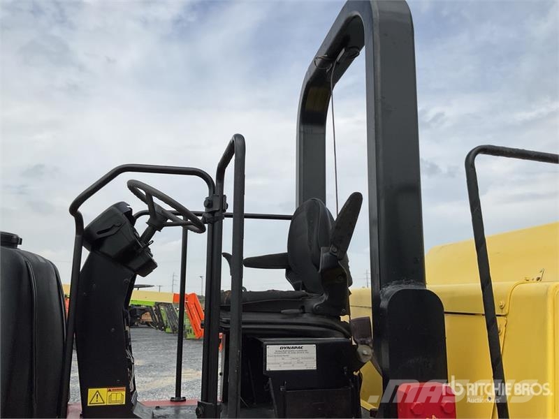 Dynapac CP142 9 Wheel Rodillo Neumatico / Pneumatic Roller مداحل ذات إطارات هوائية