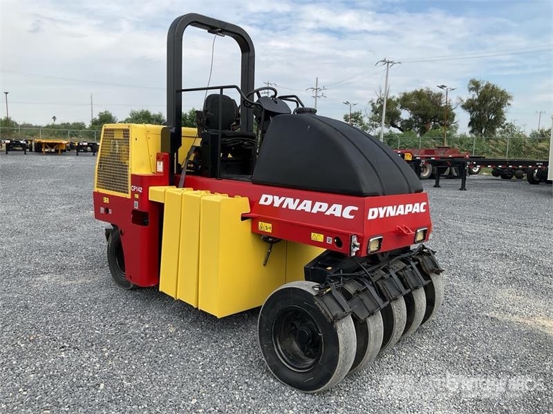 Dynapac CP142 9 Wheel Rodillo Neumatico / Pneumatic Roller مداحل ذات إطارات هوائية