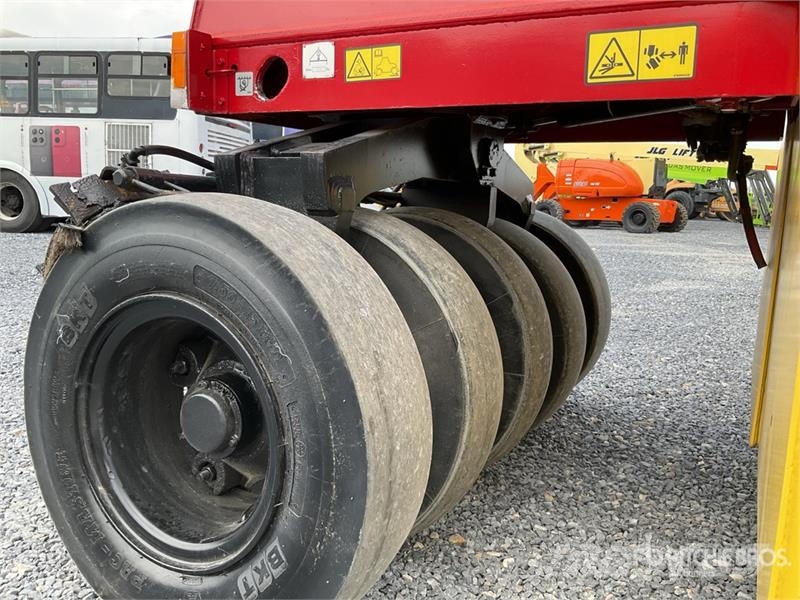 Dynapac CP142 9 Wheel Rodillo Neumatico / Pneumatic Roller مداحل ذات إطارات هوائية