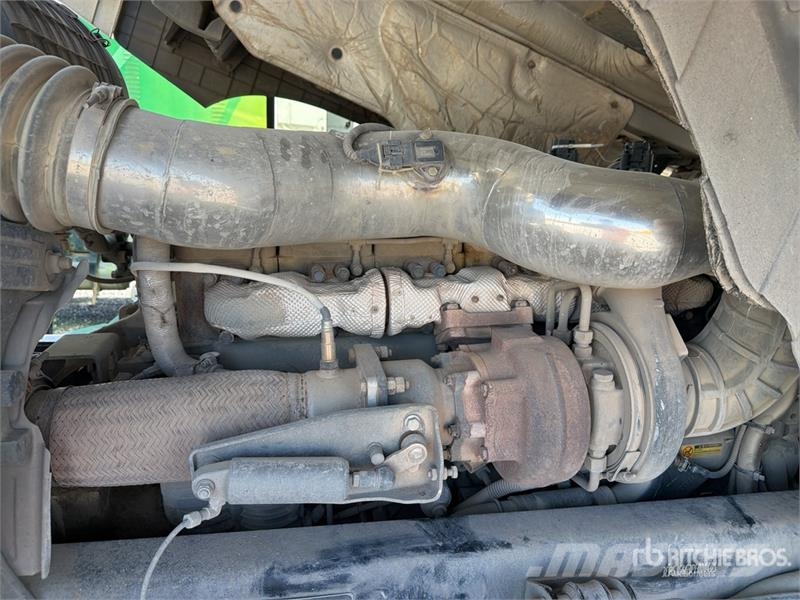 ELAM 430G CNG 6x4 Tractocamion con Dormitorio / T/ Vetopöytäautot