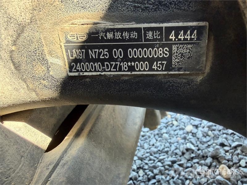 ELAM 430G CNG 6x4 Tractocamion con Dormitorio / T/ Vetopöytäautot