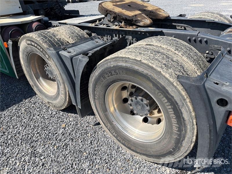 ELAM 430G CNG 6x4 Tractocamion con Dormitorio / T/ Vetopöytäautot