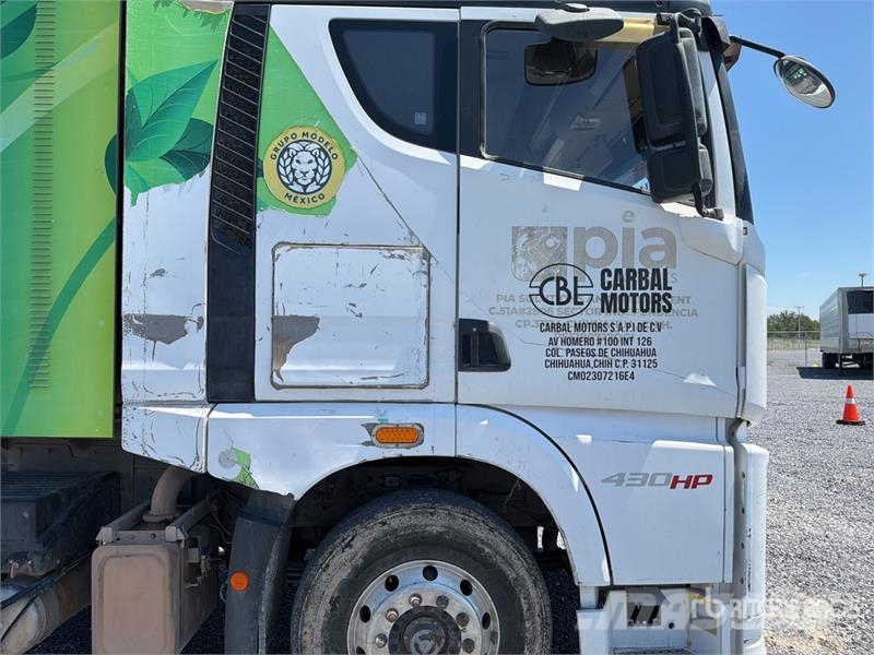 ELAM 430G CNG 6x4 Tractocamion con Dormitorio / T/ Vetopöytäautot