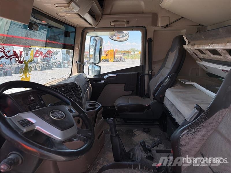 ELAM 430G CNG 6x4 Tractocamion con Dormitorio / T/ Vetopöytäautot