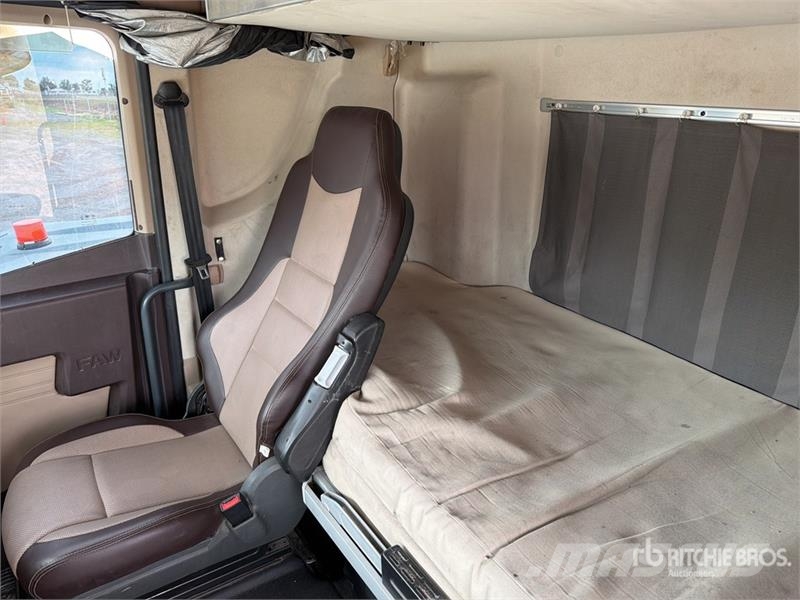  ELAM 430G CNG 6x4 Tractocamion con Dormitorio / T/ Vetopöytäautot