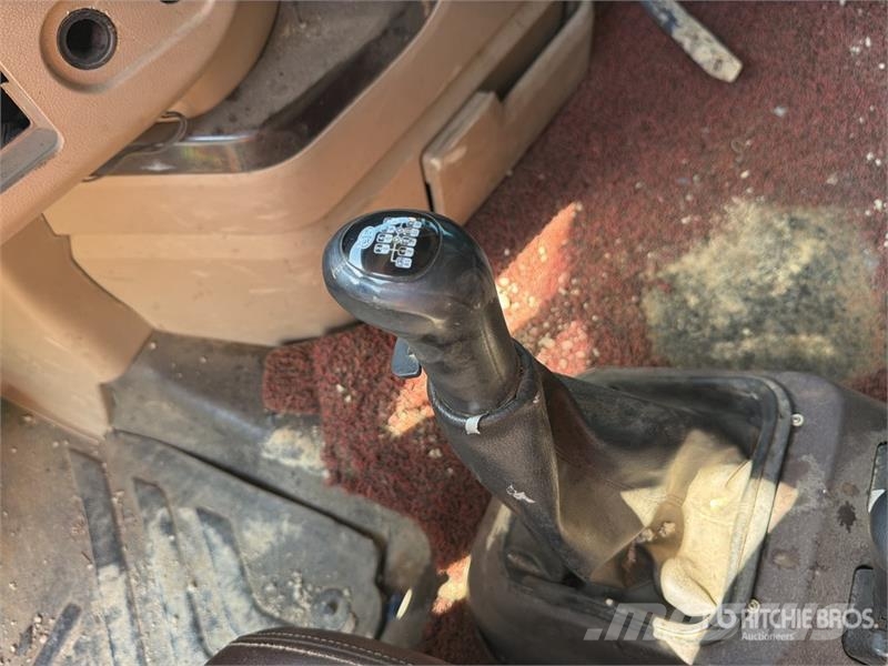 ELAM 430G CNG 6x4 Tractocamion con Dormitorio / T/ Vetopöytäautot