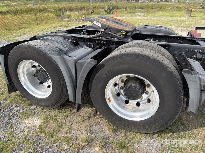  ELAM 430G CNG 6x4 Tractocamion con Dormitorio / T/ Vetopöytäautot