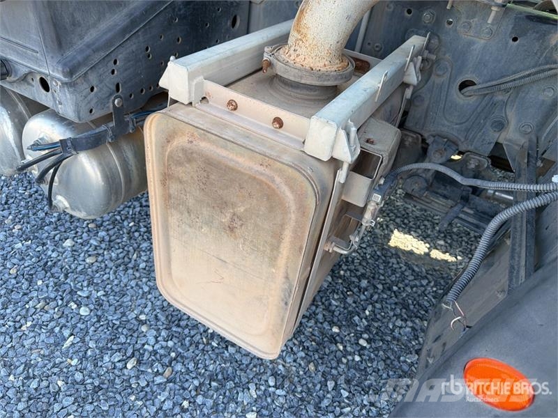 ELAM 430G CNG 6x4 Tractocamion con Dormitorio / T/ Vetopöytäautot