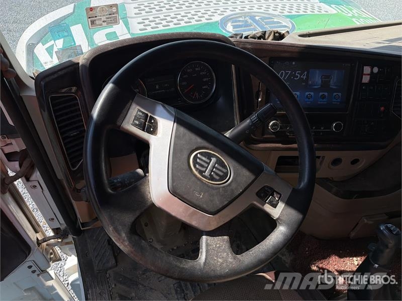 ELAM 430G CNG 6x4 Tractocamion con Dormitorio / T/ Vetopöytäautot