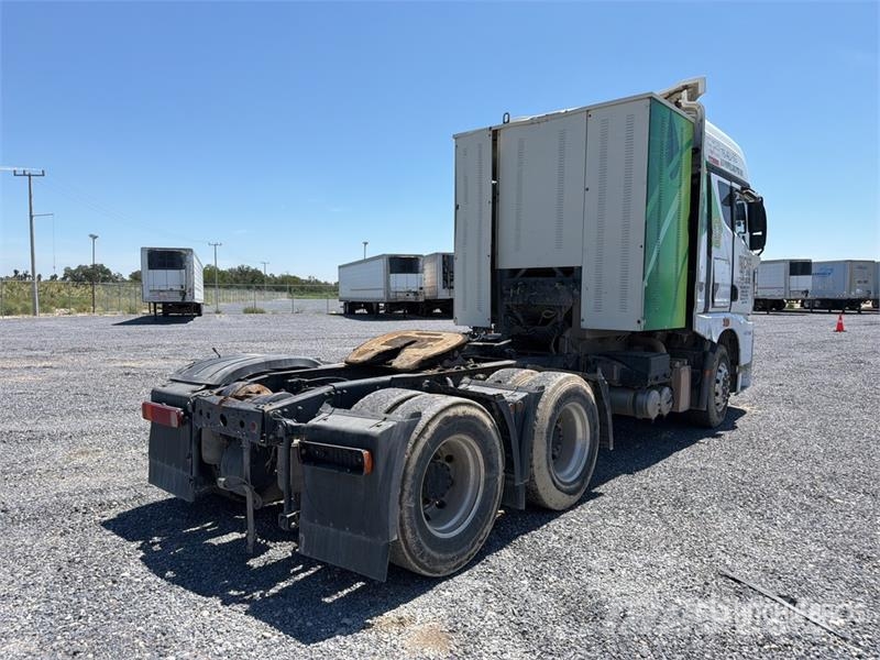ELAM 430G CNG 6x4 Tractocamion con Dormitorio / T/ Vetopöytäautot