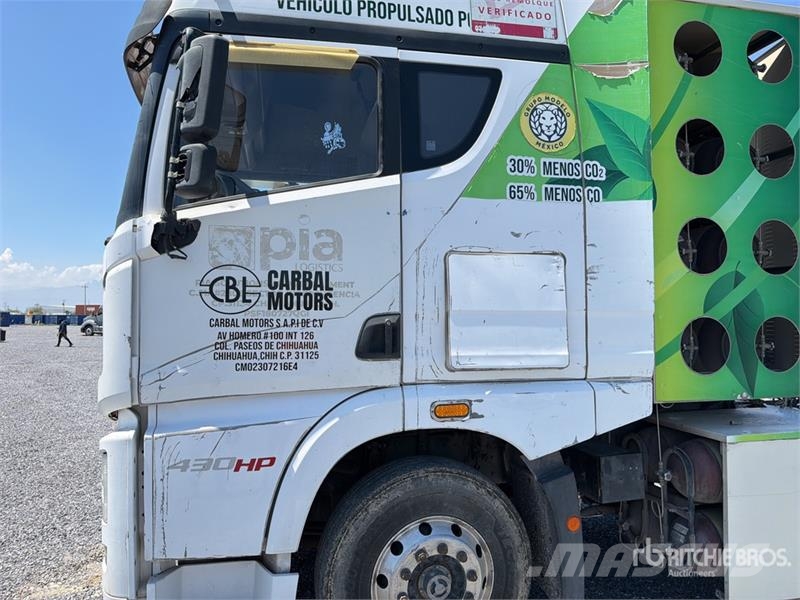 ELAM 430G CNG 6x4 Tractocamion con Dormitorio / T/ Vetopöytäautot