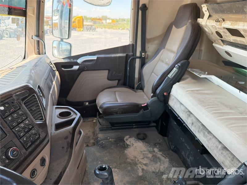ELAM 430G CNG 6x4 Tractocamion con Dormitorio / T/ Vetopöytäautot