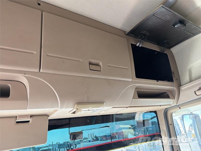 ELAM 430G CNG 6x4 Tractocamion con Dormitorio / T/ Vetopöytäautot