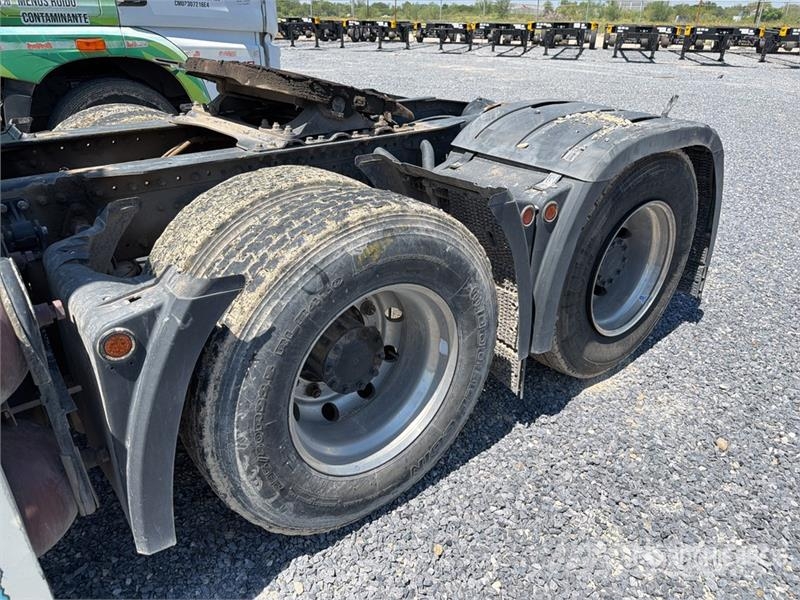ELAM 430G CNG 6x4 Tractocamion con Dormitorio / T/ Vetopöytäautot