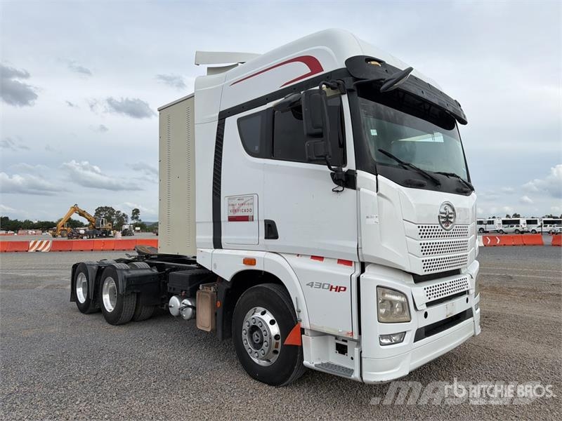  ELAM 430G CNG 6x4 Tractocamion con Dormitorio / T/ Vetopöytäautot