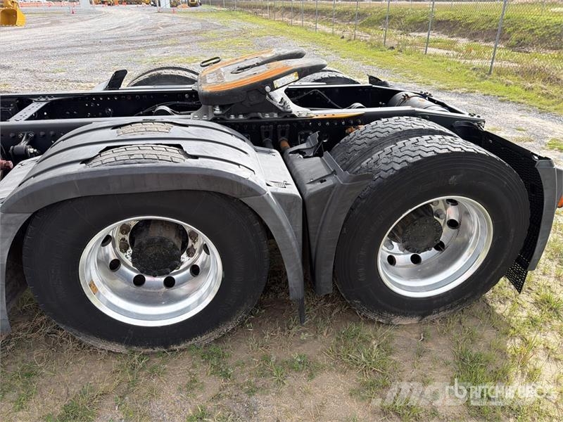  ELAM 430G CNG 6x4 Tractocamion con Dormitorio / T/ Vetopöytäautot