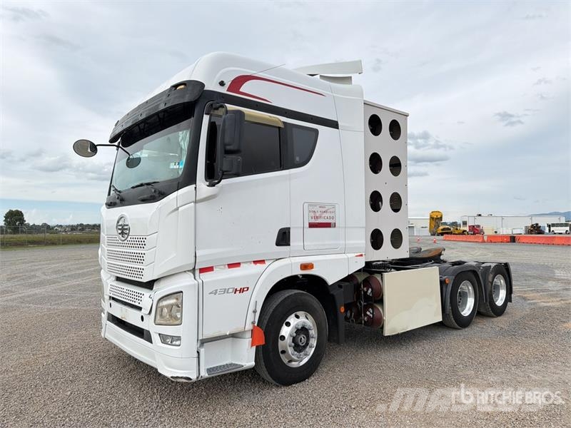  ELAM 430G CNG 6x4 Tractocamion con Dormitorio / T/ Vetopöytäautot