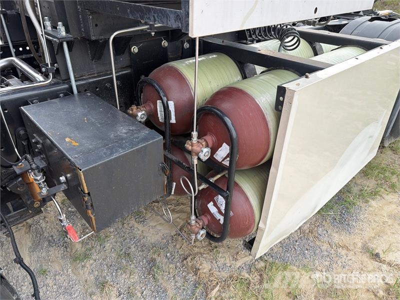  ELAM 430G CNG 6x4 Tractocamion con Dormitorio / T/ Vetopöytäautot